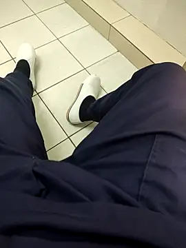 gatmoreno1 online show from September 2025 06:42:01 PM