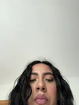 AlaskaLover online show from June 2026 10:32:01 AM