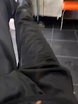 Snapshot of Juliano69xv chatting on October 2025 06:12:01 PM Juliano69xv online show from October 2025 06:12:01 PM