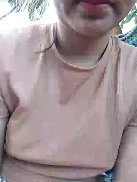 Snapshot of Betty20zx chatting on February 2025 01:33:01 AM Betty20zx online show from February 2025 01:33:01 AM