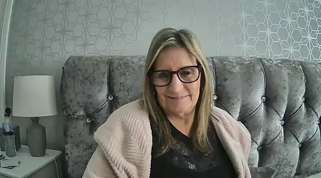 Snapshot of Additive_Mature_Linda chatting on January 2025 02:46:02 PM Additive Mature Linda online show from January 2025 02:46:02 PM