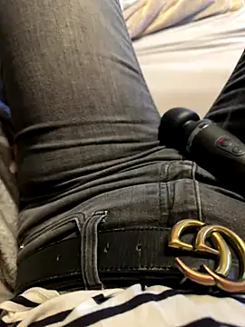 Ana-05 online show from October 2025 03:38:02 PM