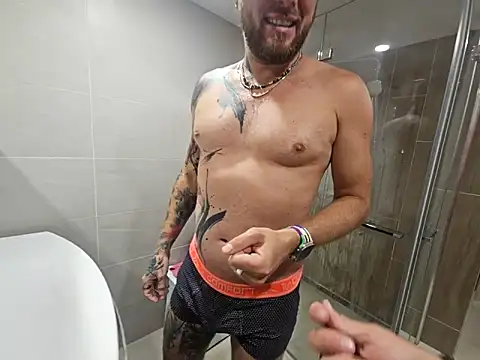 Snapshot of manforhotfun chatting on September 2025 08:57:01 PM manforhotfun online show from September 2025 08:57:01 PM