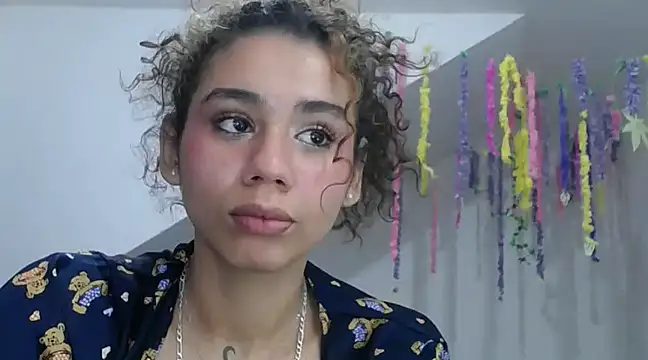 Snapshot of diamonmeli chatting on January 2025 07:46:01 PM diamonmeli online show from January 2025 07:46:01 PM