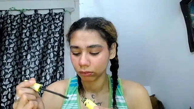 Snapshot of diamonmeli chatting on March 2025 03:40:01 PM diamonmeli online show from March 2025 03:40:01 PM