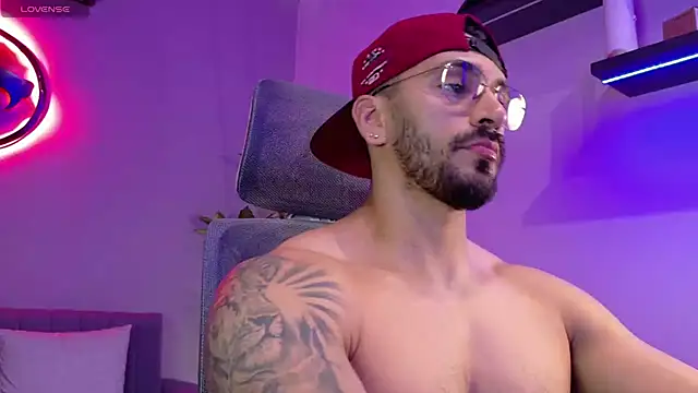 Snapshot of tony_muscle chatting on July 2026 08:12:02 PM tony muscle online show from July 2026 08:12:02 PM