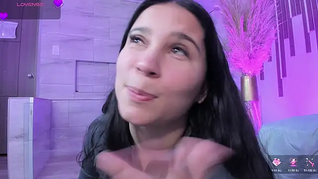 aisha   online show from February 2025 11:47:01 PM