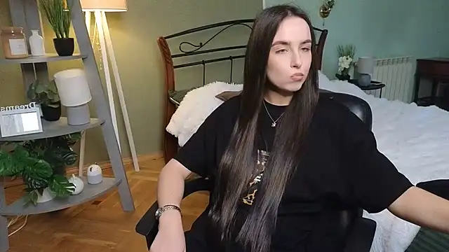 AuroraAksnesss online show from February 2025 10:44:02 AM