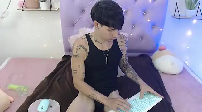 Apolo Hidalgo01 online show from March 2025 10:00:02 PM