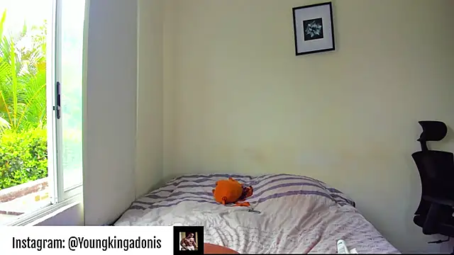 Snapshot of AdonisKnight chatting on September 2025 07:06:02 PM AdonisKnight online show from September 2025 07:06:02 PM