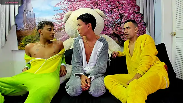 StrawwBoys online show from March 2025 12:34:01 PM