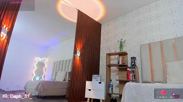 Daphnne tay online show from September 2025 03:18:02 AM