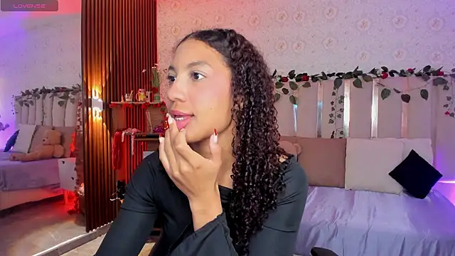 Daphnne tay online show from February 2026 03:43:02 AM