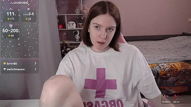 CassieJuice69 online show from November 2025 06:18:01 PM