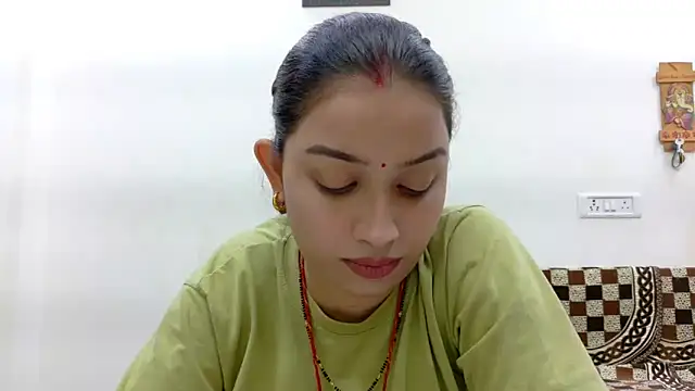 Aleena Rai online show from October 2025 06:52:01 PM