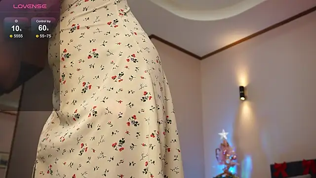 Snapshot of LinaSiren chatting on December 2024 06:40:01 AM LinaSiren online show from December 2024 06:40:01 AM