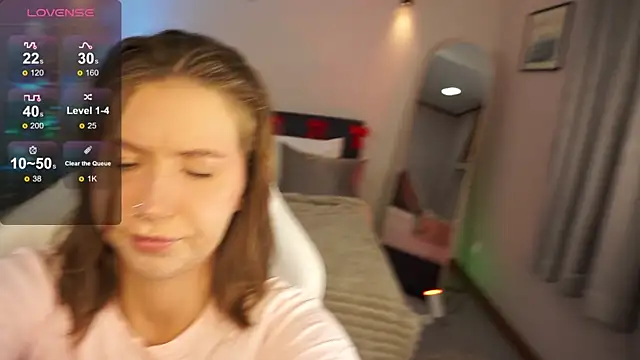 Snapshot of LinaSiren chatting on December 2024 03:18:02 AM LinaSiren online show from December 2024 03:18:02 AM