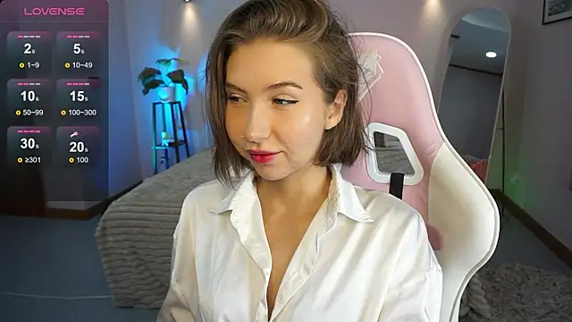 Snapshot of LinaSiren chatting on January 2025 03:12:02 AM LinaSiren online show from January 2025 03:12:02 AM