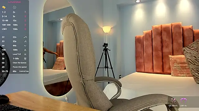 Snapshot of lou_rosse_ chatting on February 2026 07:54:01 PM lou rosse online show from February 2026 07:54:01 PM