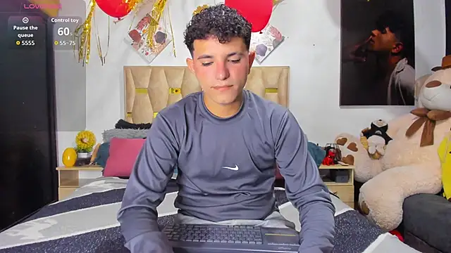 Snapshot of patrick_sanzz chatting on February 2026 09:33:01 PM patrick sanzz online show from February 2026 09:33:01 PM