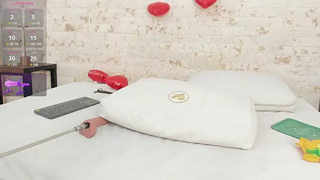 Snapshot of pamela_west chatting on February 2025 01:41:01 AM pamela west online show from February 2025 01:41:01 AM