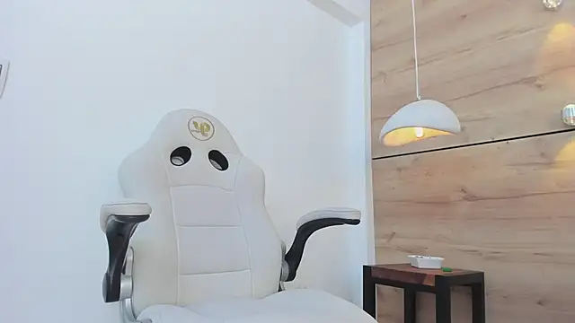 Snapshot of pamela_west chatting on February 2025 11:37:02 PM pamela west online show from February 2025 11:37:02 PM