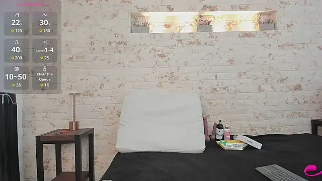 Snapshot of pamela_west chatting on March 2025 08:04:01 PM pamela west online show from March 2025 08:04:01 PM