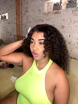 Snapshot of pamela_west chatting on September 2025 06:44:01 PM pamela west online show from September 2025 06:44:01 PM