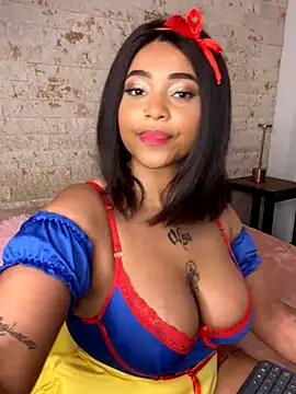 Snapshot of pamela_west chatting on October 2025 08:32:01 PM pamela west online show from October 2025 08:32:01 PM