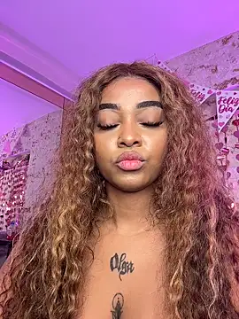 Snapshot of pamela_west chatting on February 2026 08:23:01 PM pamela west online show from February 2026 08:23:01 PM