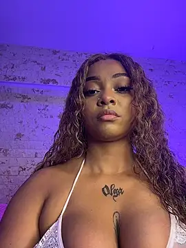 Snapshot of pamela_west chatting on February 2026 07:43:01 PM pamela west online show from February 2026 07:43:01 PM