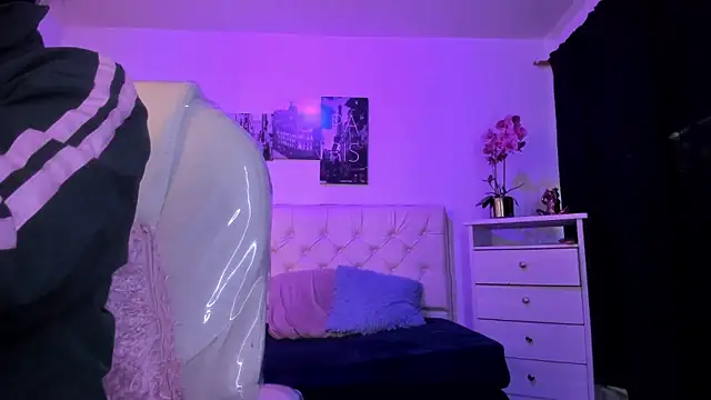 Amy Kiitty  online show from December 2025 12:45:01 PM