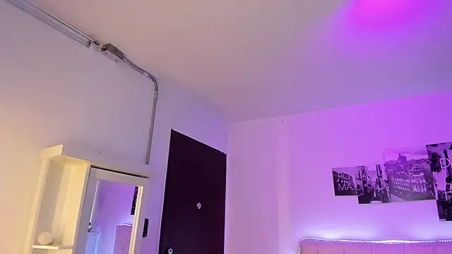 Amy Kiitty  online show from April 2026 01:09:02 PM