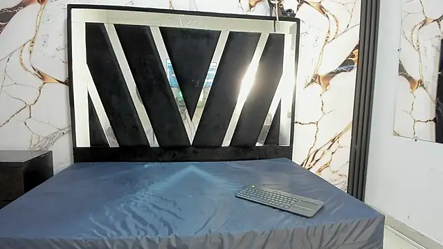 KarinaSimonz online show from October 2025 07:37:02 PM