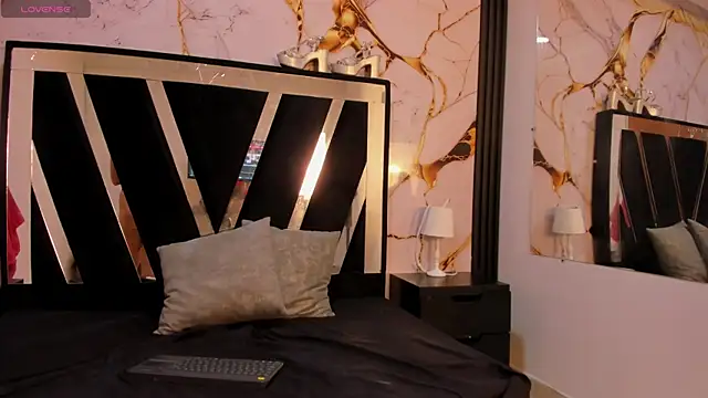 KarinaSimonz online show from January 2026 07:39:02 PM