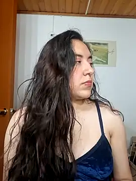 Snapshot of Emi_chik chatting on May 2026 04:29:02 AM Emi chik online show from May 2026 04:29:02 AM