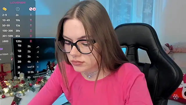 Snapshot of Marta_May_ chatting on January 2025 07:16:02 PM Marta May online show from January 2025 07:16:02 PM