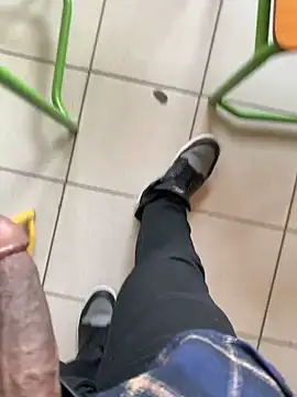 Snapshot of Black_mamba_madingo chatting on December 2024 12:05:01 PM Black mamba madingo online show from December 2024 12:05:01 PM