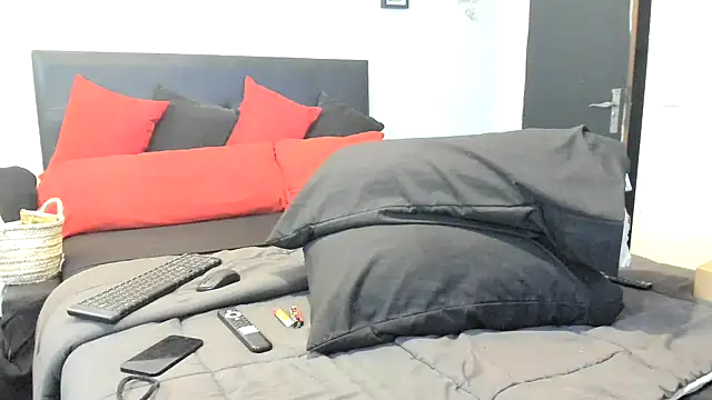 Snapshot of SlutyMaya4k chatting on December 2024 06:53:02 PM SlutyMaya4k online show from December 2024 06:53:02 PM