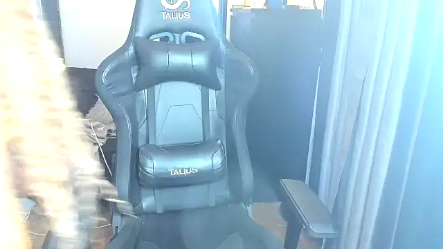 Snapshot of SlutyMaya4k chatting on February 2025 06:00:01 AM SlutyMaya4k online show from February 2025 06:00:01 AM