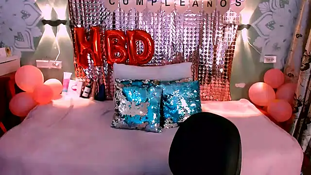 Emili Roux online show from February 2025 01:37:02 PM