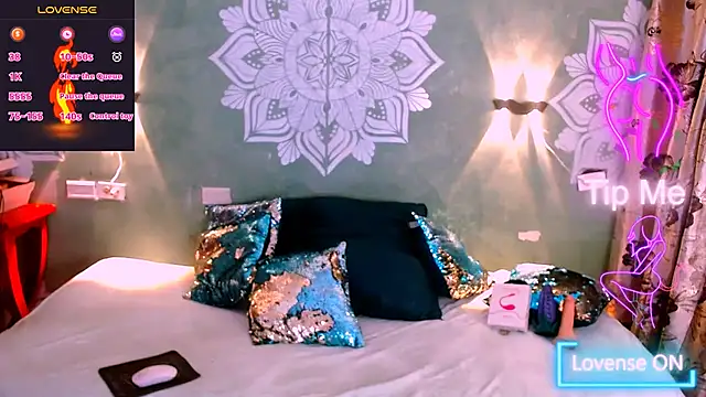 Emili Roux online show from March 2025 02:19:02 PM