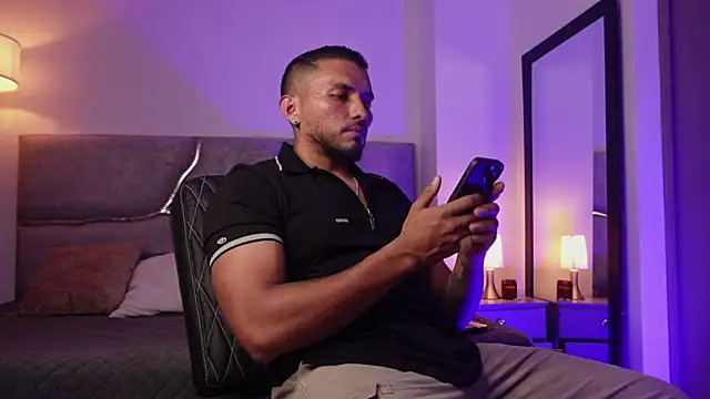 maximusclark1 online show from April 2026 04:23:02 AM