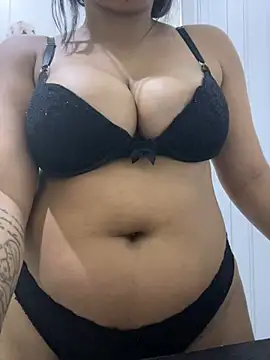 crystalmmour online show from December 2024 02:39:01 AM