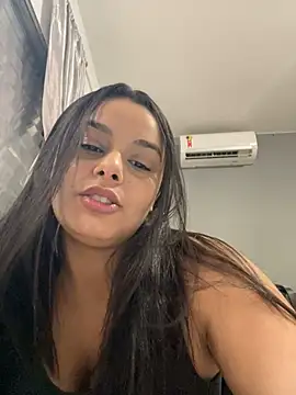 crystalmmour online show from February 2025 06:41:02 PM