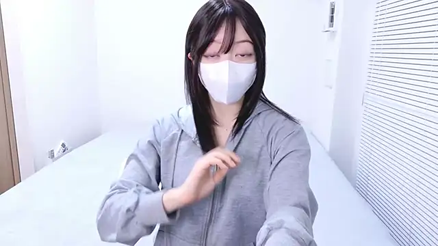 Yurie  online show from January 2026 01:38:02 PM