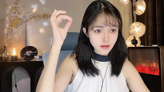 xiaodaibabyy online show from January 2025 01:47:01 PM