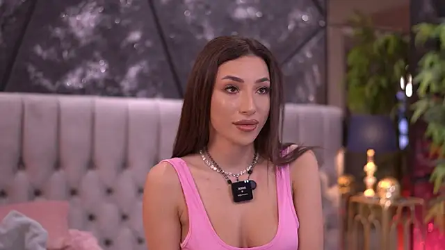 GinaValentinna online show from May 2026 07:33:01 PM