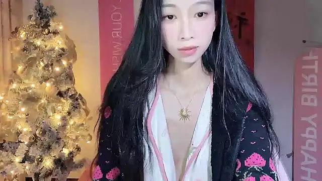 Lili-2 online show from December 2024 02:47:02 PM