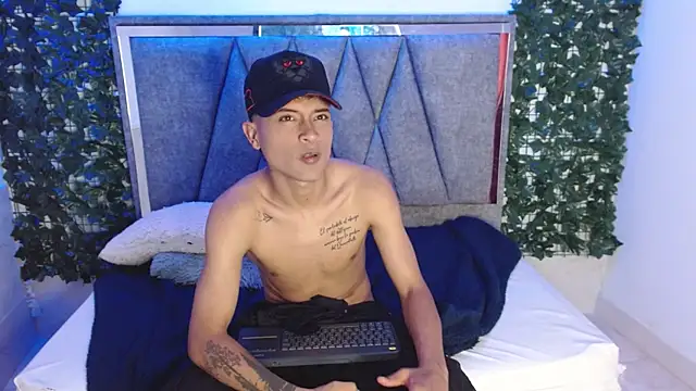 Edward Milleer online show from December 2024 05:43:01 PM